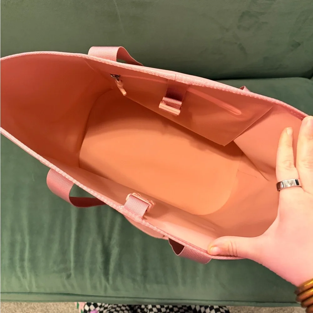 EUC RTIC Ultra Tough Tote Bag Pink 25L - Picture 2 of 4